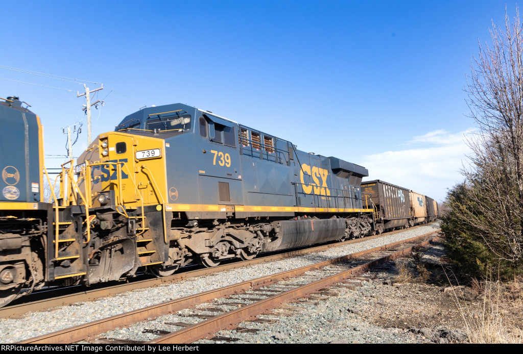 CSX 739 heads back to the mines